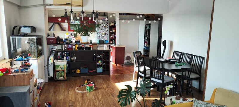 Voluntari, bd. Eroilor, str. Galata, semistradal, include parcare, s 65 mp.