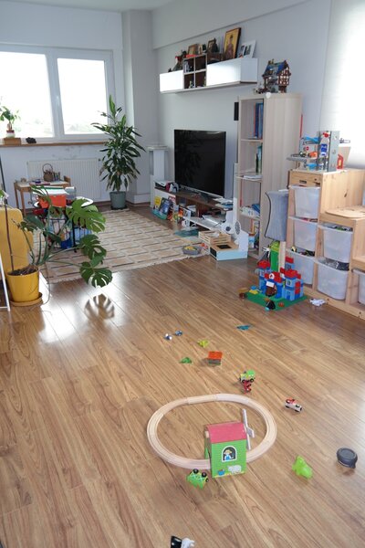 Voluntari, bd. Eroilor, str. Galata, semistradal, include parcare, s 65 mp.