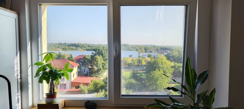 Voluntari, bd. Eroilor, str. Galata, semistradal, include parcare, s 65 mp.